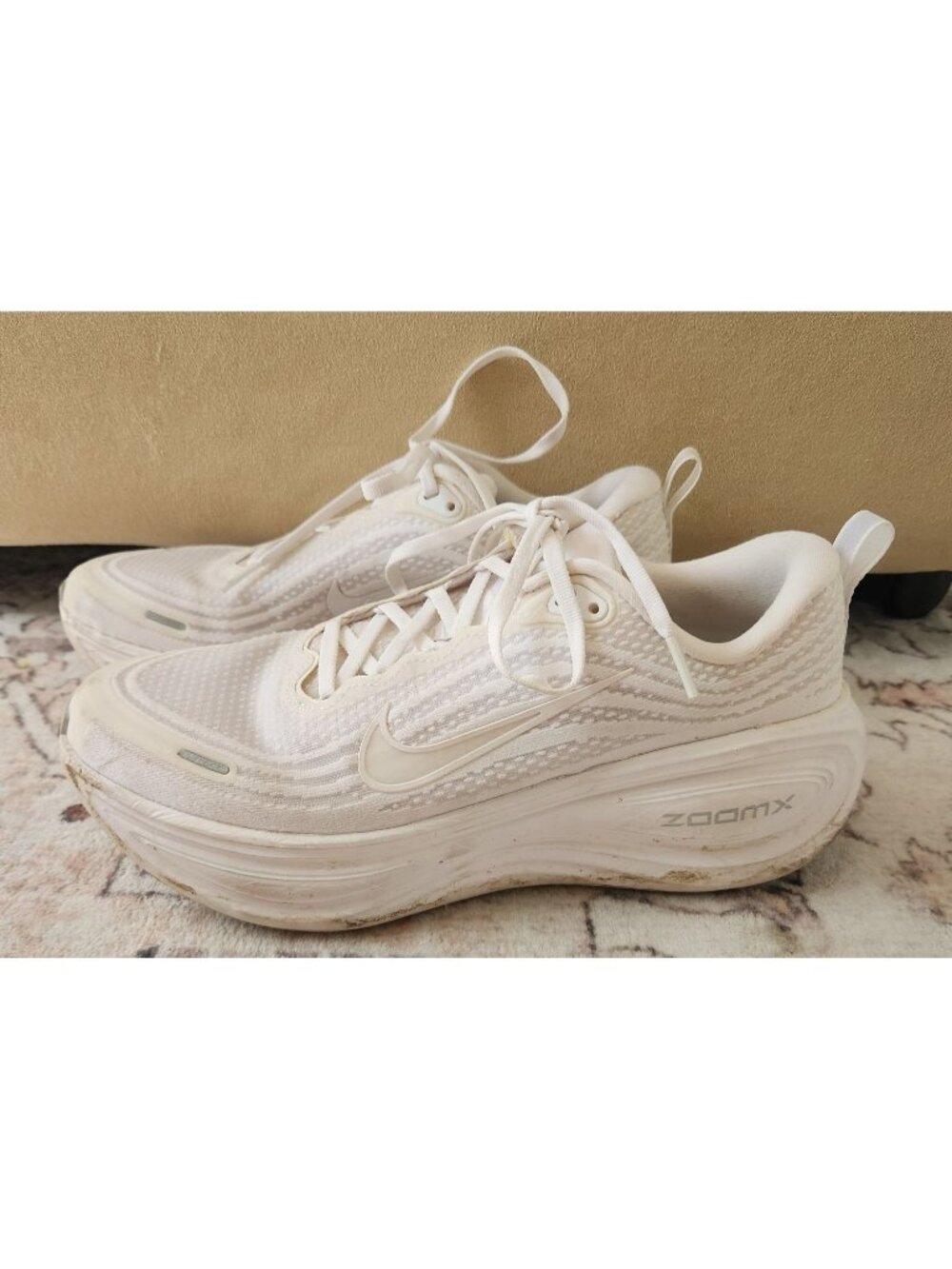 Nike Women's Sz. 10 White Vomero Plus Running Shoes